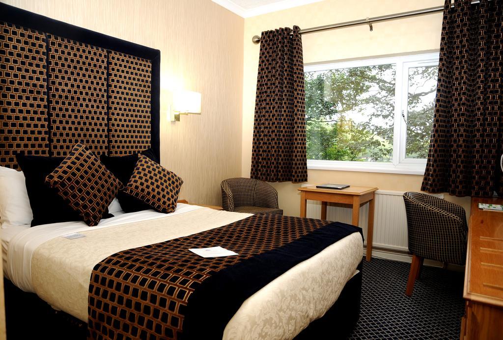 Carlton Park Hotel Ротергем Номер фото