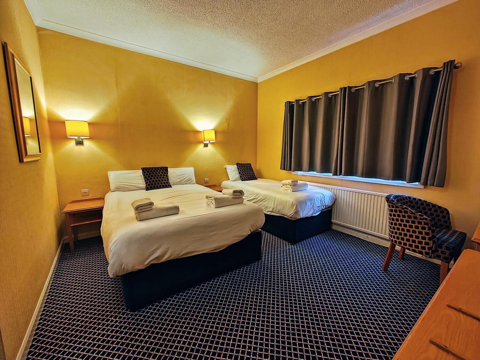 Carlton Park Hotel Ротергем Екстер'єр фото